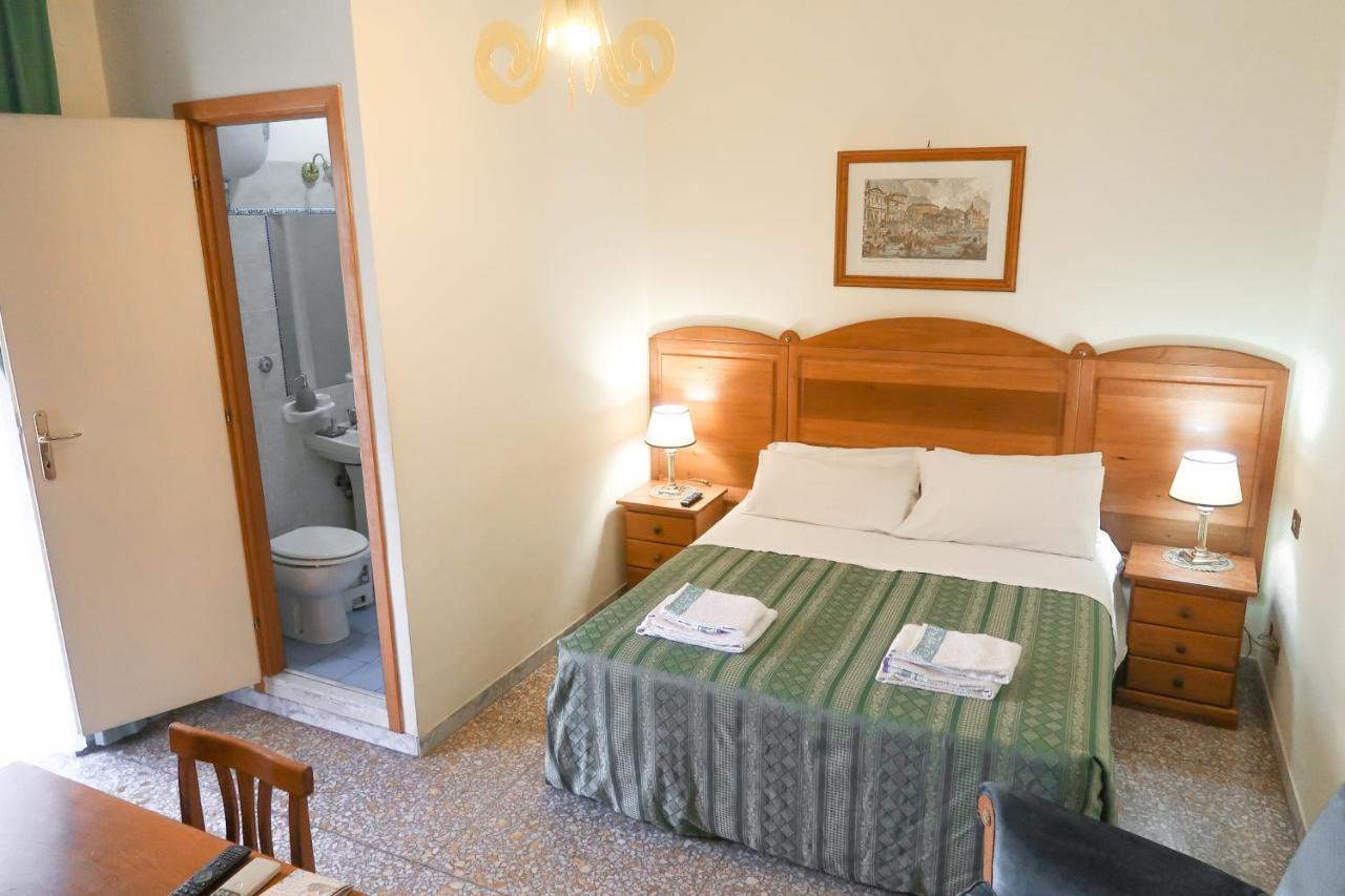 The Condottieri Rooms Rome Bagian luar foto