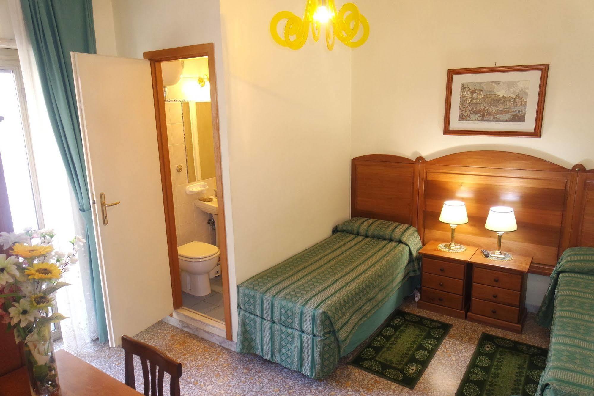 The Condottieri Rooms Rome Bagian luar foto